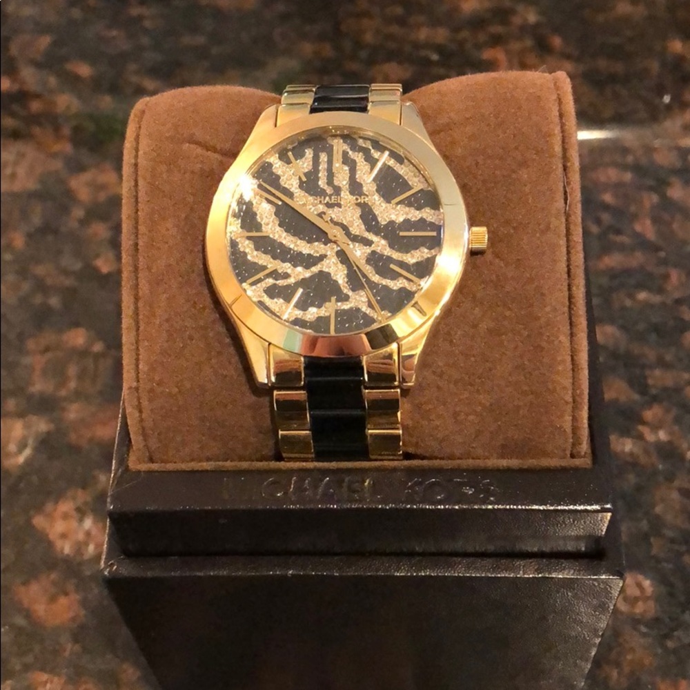 Mk Watch - image 3